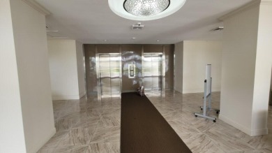 Discover this renovated 2-bedroom, 2-bathroom condo that on  in Florida - for sale on GolfHomes.com, golf home, golf lot