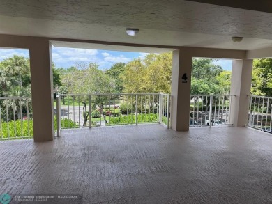 Enjoy breathtaking views of the golf course from your screened on Palm-Aire Country Club and Resort - The Oaks in Florida - for sale on GolfHomes.com, golf home, golf lot