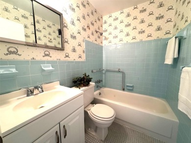 Under contract-accepting backup offers. Welcome to the Cute & on On Top Of The World Golf Course in Florida - for sale on GolfHomes.com, golf home, golf lot