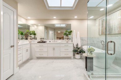 Welcome to your new life of luxury. This stunning townhome in on LakeRidge Country Club in Texas - for sale on GolfHomes.com, golf home, golf lot