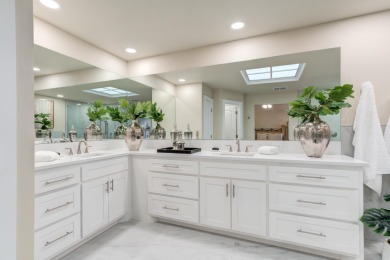 Welcome to your new life of luxury. This stunning townhome in on LakeRidge Country Club in Texas - for sale on GolfHomes.com, golf home, golf lot
