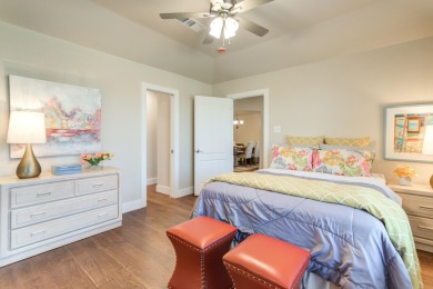 Welcome to your new life of luxury. This stunning townhome in on LakeRidge Country Club in Texas - for sale on GolfHomes.com, golf home, golf lot