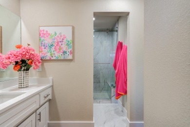 Welcome to your new life of luxury. This stunning townhome in on LakeRidge Country Club in Texas - for sale on GolfHomes.com, golf home, golf lot