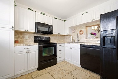 Beautifully maintained 2nd-floor 1-bedroom, 1.5-bath condo with on  in Florida - for sale on GolfHomes.com, golf home, golf lot