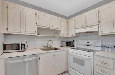 Newly retired or transitioning...look no further! Kings Point is on Kings Point Golf - Executive in Florida - for sale on GolfHomes.com, golf home, golf lot