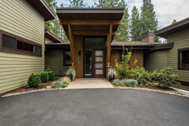 Beautiful single-level home in Widgi Creek, situated on a on Widgi Creek Golf Club in Oregon - for sale on GolfHomes.com, golf home, golf lot