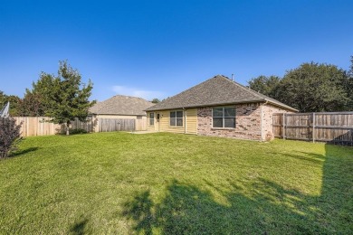 Welcome to this beautifully maintained 3-bedroom, 2-bath home on Oakmont Country Club in Texas - for sale on GolfHomes.com, golf home, golf lot