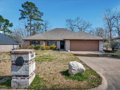 Beautiful 3-bedroom, 2-bath home in the desirable Crown Colony on Crown Colony Country Club in Texas - for sale on GolfHomes.com, golf home, golf lot