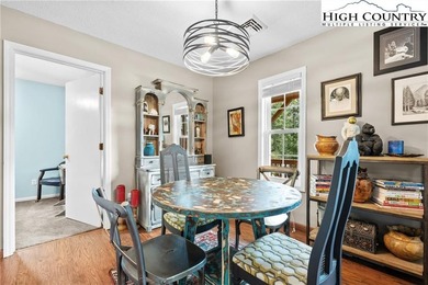 Excellent Linville Land Harbor home located right off the first on Land Harbor Golf Course in North Carolina - for sale on GolfHomes.com, golf home, golf lot