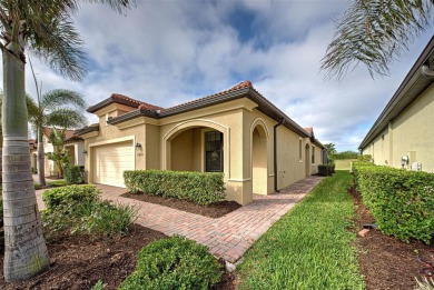 Gorgeous 2 BR 2 BA 2 CAR GARAGE POOL home with a den/bonus room on Sarasota National Golf Club in Florida - for sale on GolfHomes.com, golf home, golf lot