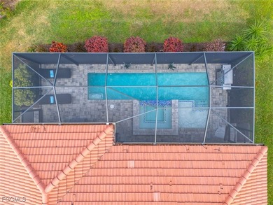 GOLF & WATER VIEW *** PRIVATE POOL/SPA HOME! Prime views and on Herons Glen Golf and Country Club in Florida - for sale on GolfHomes.com, golf home, golf lot