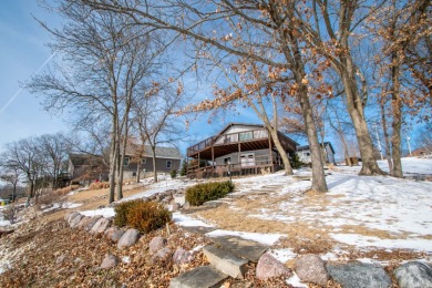 Lakefront Home with Tons of Character and Great Location! on Oak Run Golf Course in Illinois - for sale on GolfHomes.com, golf home, golf lot