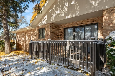 Beautifully maintained ranch-style townhome in Bloomingdale's on Indian Lakes Resort in Illinois - for sale on GolfHomes.com, golf home, golf lot