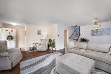 Airy & Elegant Bi-Level Retreat - Move-In Ready in a Great Mount on Mt. Prospect Golf Club in Illinois - for sale on GolfHomes.com, golf home, golf lot