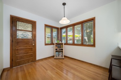 Airy & Elegant Bi-Level Retreat - Move-In Ready in a Great Mount on Mt. Prospect Golf Club in Illinois - for sale on GolfHomes.com, golf home, golf lot