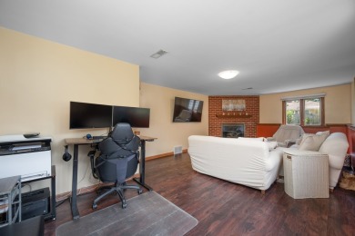 Airy & Elegant Bi-Level Retreat - Move-In Ready in a Great Mount on Mt. Prospect Golf Club in Illinois - for sale on GolfHomes.com, golf home, golf lot