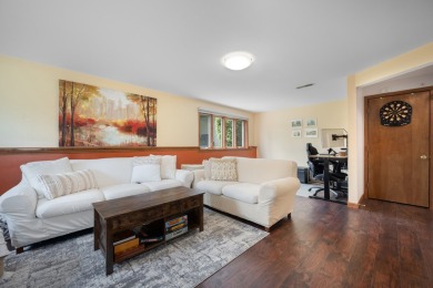 Airy & Elegant Bi-Level Retreat - Move-In Ready in a Great Mount on Mt. Prospect Golf Club in Illinois - for sale on GolfHomes.com, golf home, golf lot