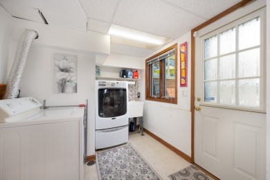 Airy & Elegant Bi-Level Retreat - Move-In Ready in a Great Mount on Mt. Prospect Golf Club in Illinois - for sale on GolfHomes.com, golf home, golf lot
