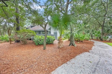 Turnkey Resort Living. Stylish 2BR/2BA + Loft End Unit Villa on Palmetto Dunes Golf Course and Resort in South Carolina - for sale on GolfHomes.com, golf home, golf lot