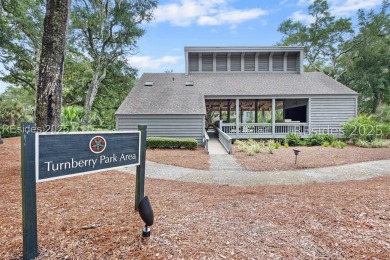 Turnkey Resort Living. Stylish 2BR/2BA + Loft End Unit Villa on Palmetto Dunes Golf Course and Resort in South Carolina - for sale on GolfHomes.com, golf home, golf lot