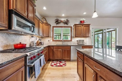 Shows like new!! Hurry to see this sprawling ranch located in on St. Andrews Golf Club in Iowa - for sale on GolfHomes.com, golf home, golf lot