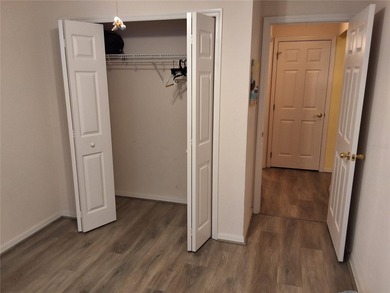 Lovely home in Kings Ridge. New roof in Aug 2020, new HVAC in on Kings Ridge Golf Club in Florida - for sale on GolfHomes.com, golf home, golf lot