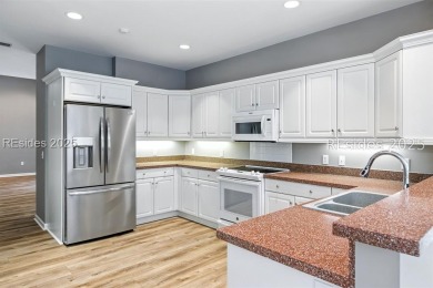 Welcome to this charming 3-bed, 2.5-bath home in the Indigo Run on The Golf Club at Indigo Run in South Carolina - for sale on GolfHomes.com, golf home, golf lot