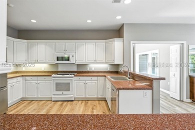 Welcome to this charming 3-bed, 2.5-bath home in the Indigo Run on The Golf Club at Indigo Run in South Carolina - for sale on GolfHomes.com, golf home, golf lot
