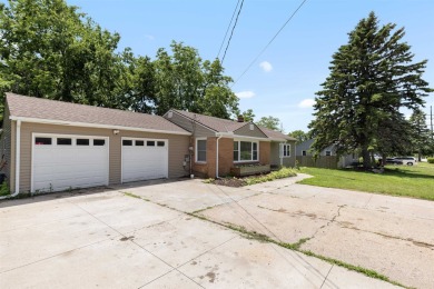 Great location directly across from the 4th tee @ Sandy Hollow on Sandy Hollow Golf Course in Illinois - for sale on GolfHomes.com, golf home, golf lot