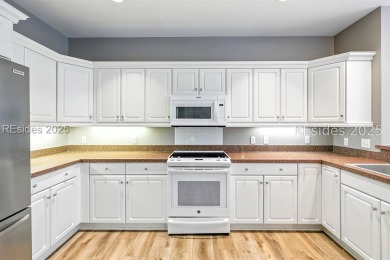 Welcome to this charming 3-bed, 2.5-bath home in the Indigo Run on The Golf Club at Indigo Run in South Carolina - for sale on GolfHomes.com, golf home, golf lot