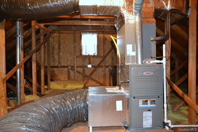 Beautifully maintained 2 Bedroom, 2 Bath *Devon 2* model in on Birchwood at Spring Lake in New York - for sale on GolfHomes.com, golf home, golf lot