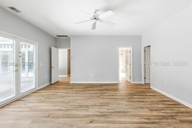 Welcome to this charming 3-bed, 2.5-bath home in the Indigo Run on The Golf Club at Indigo Run in South Carolina - for sale on GolfHomes.com, golf home, golf lot