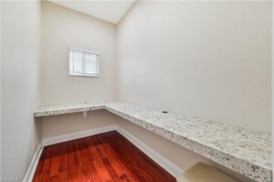 STUNNING, SPACIOUS 2ND-FLOOR END UNIT BOASTING NEARLY 2,000 on Gateway Golf and Country Club in Florida - for sale on GolfHomes.com, golf home, golf lot
