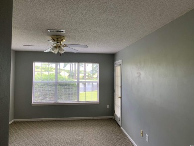 Beautiful two bedroom, two bath,  first floor end unit located on Man O War Golf Links in South Carolina - for sale on GolfHomes.com, golf home, golf lot