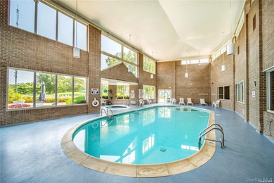 Beautifully maintained 2 Bedroom, 2 Bath *Devon 2* model in on Birchwood at Spring Lake in New York - for sale on GolfHomes.com, golf home, golf lot