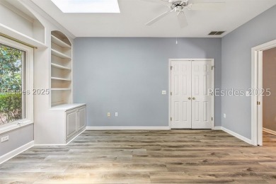 Welcome to this charming 3-bed, 2.5-bath home in the Indigo Run on The Golf Club at Indigo Run in South Carolina - for sale on GolfHomes.com, golf home, golf lot