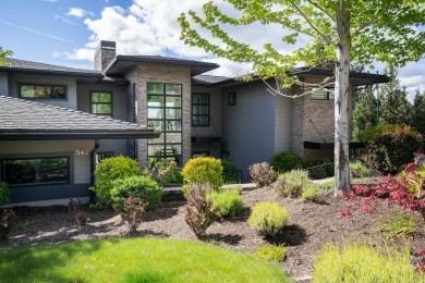 Welcome to this extraordinary home, offering privacy, natural on Rivers Edge Golf Resort in Oregon - for sale on GolfHomes.com, golf home, golf lot
