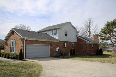 Welcome home! This lovely home sits on the golf course in the on Frankfort Country Club in Kentucky - for sale on GolfHomes.com, golf home, golf lot