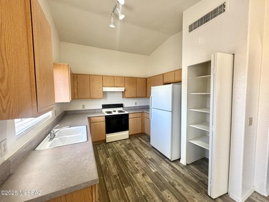 New year, new home! Step into this bright and welcoming home on Fred Enke Golf Course in Arizona - for sale on GolfHomes.com, golf home, golf lot