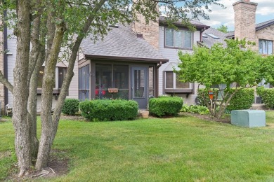 Welcome to this lovely property in a golf course community! It on Poplar Creek Country Club in Illinois - for sale on GolfHomes.com, golf home, golf lot