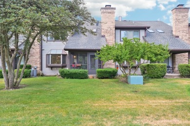 Welcome to this lovely property in a golf course community! It on Poplar Creek Country Club in Illinois - for sale on GolfHomes.com, golf home, golf lot