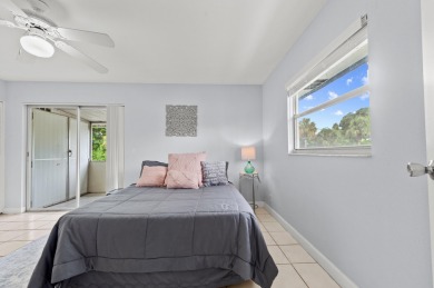 Charming 1-bedroom condo in the vibrant 55+ Kings Point on Kings Point Golf - Executive in Florida - for sale on GolfHomes.com, golf home, golf lot