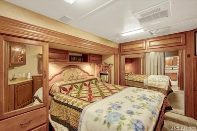 Beautifully maintained 2007 DoubleTree Select Suite camper - on River Ridge Golf Club in Virginia - for sale on GolfHomes.com, golf home, golf lot