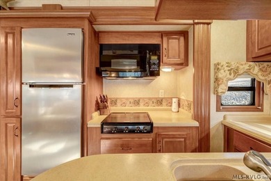 Beautifully maintained 2007 DoubleTree Select Suite camper - on River Ridge Golf Club in Virginia - for sale on GolfHomes.com, golf home, golf lot