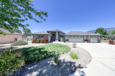 Contemporary Golf course home! This spacious 3 bedroom, 2 bath on Oak Tree Country Club in California - for sale on GolfHomes.com, golf home, golf lot