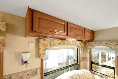 Beautifully maintained 2007 DoubleTree Select Suite camper - on River Ridge Golf Club in Virginia - for sale on GolfHomes.com, golf home, golf lot
