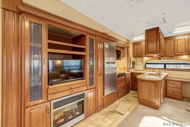 Beautifully maintained 2007 DoubleTree Select Suite camper - on River Ridge Golf Club in Virginia - for sale on GolfHomes.com, golf home, golf lot