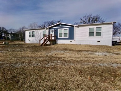 Fully furnished home with hot tub and READY-TO-MOVE-IN located on Arrowhead State Park Golf Course in Oklahoma - for sale on GolfHomes.com, golf home, golf lot