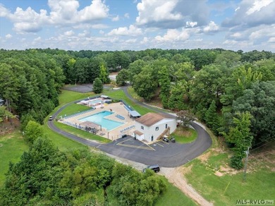 Beautifully maintained 2007 DoubleTree Select Suite camper - on River Ridge Golf Club in Virginia - for sale on GolfHomes.com, golf home, golf lot