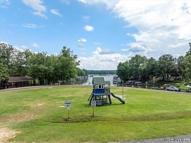 Beautifully maintained 2007 DoubleTree Select Suite camper - on River Ridge Golf Club in Virginia - for sale on GolfHomes.com, golf home, golf lot